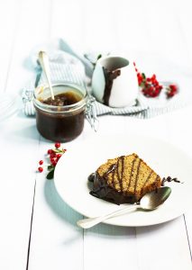 Cake aux châtaignes, noisettes & chocolat